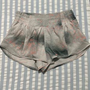 Lululemon Hotty Hot HR Shorts Reflective Limited Edition size 6